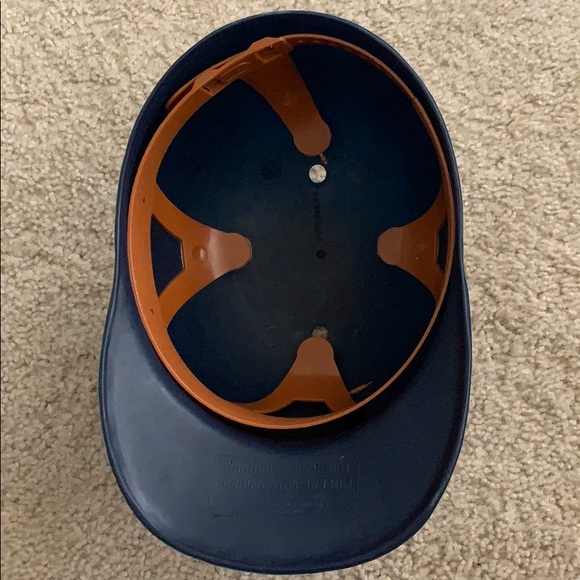 Novelty New York Yankees Plastic Hat. - Picture 7 of 7